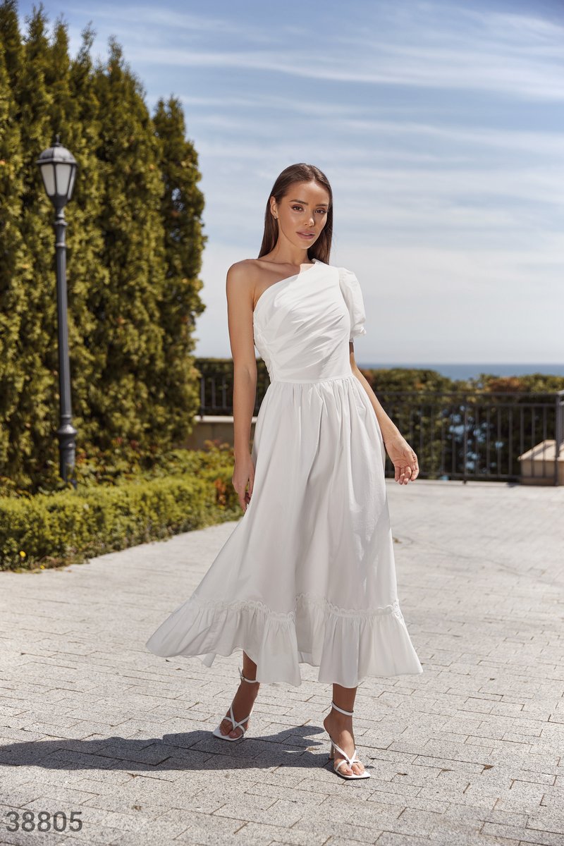 Асиметрична сукня білого кольору 