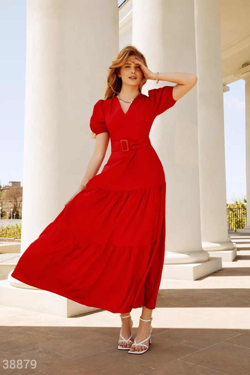 Красное платье с объемной юбкой фотографія 1