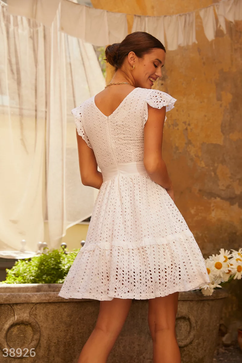 Белое платье с крылышками фотография 5