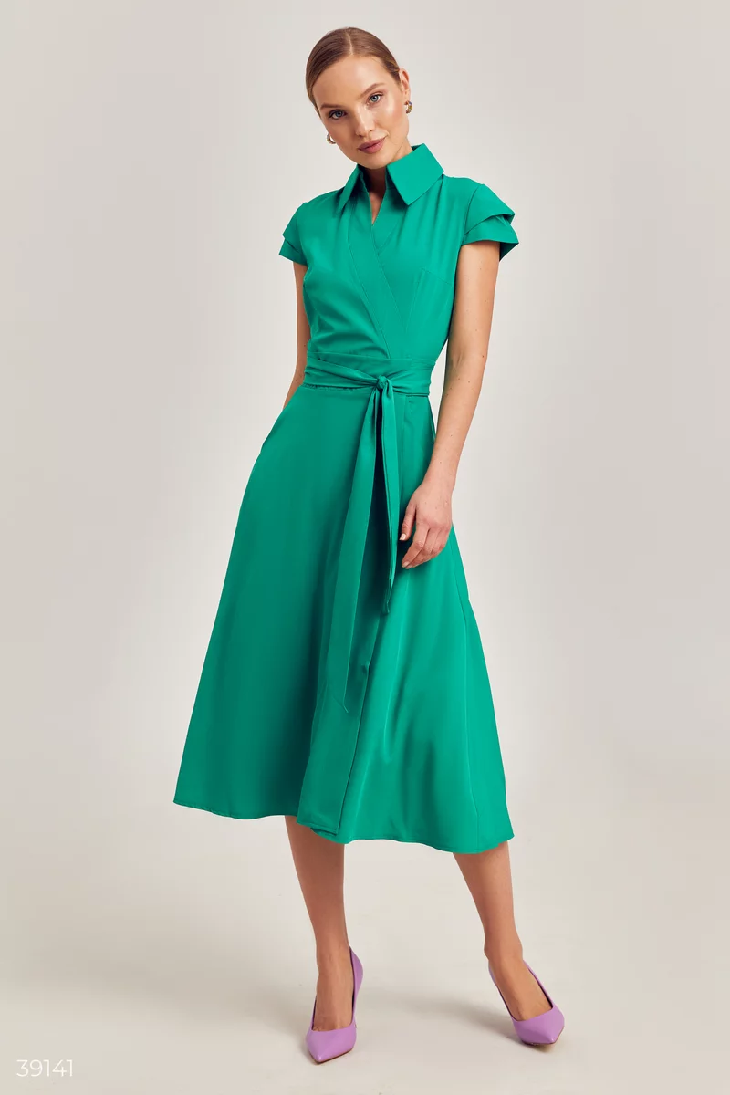 Жіноча зелена сукня фотографія 1