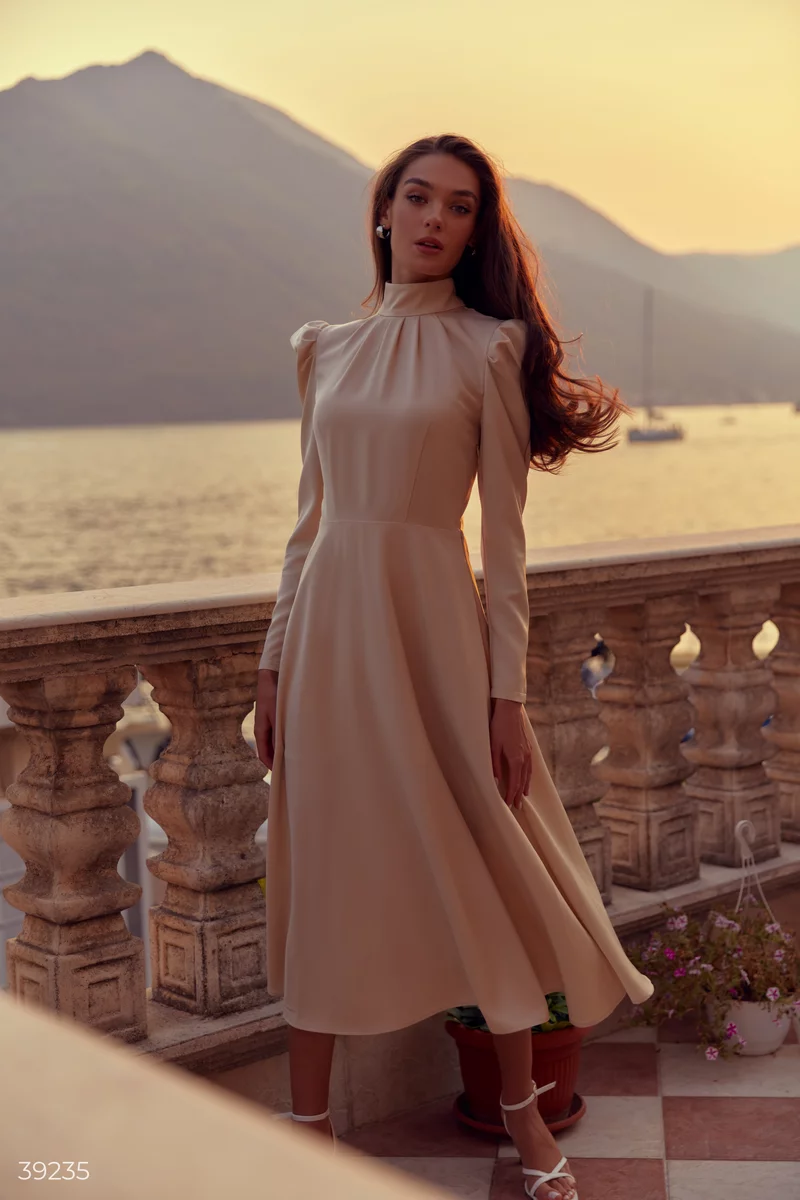 Dress with puff sleeves photo 1