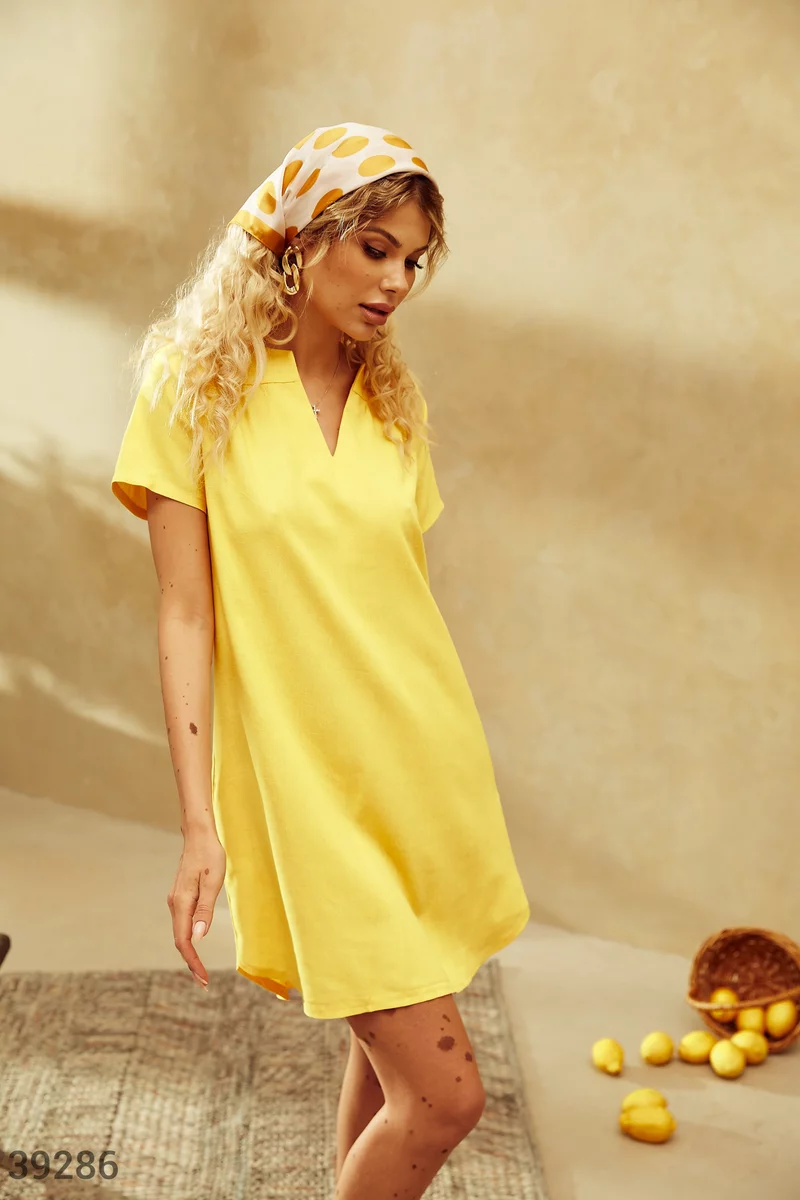 Желтое льняное платье фотографія 1