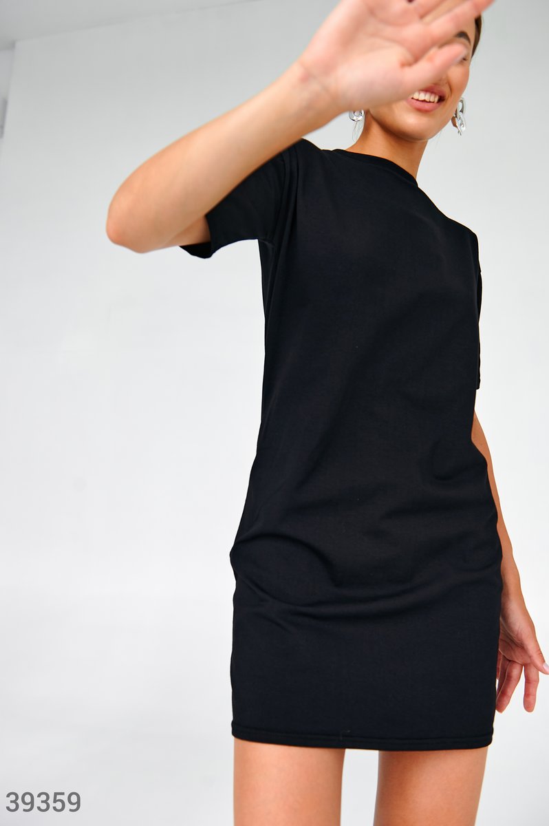 

Черное платье-футболка