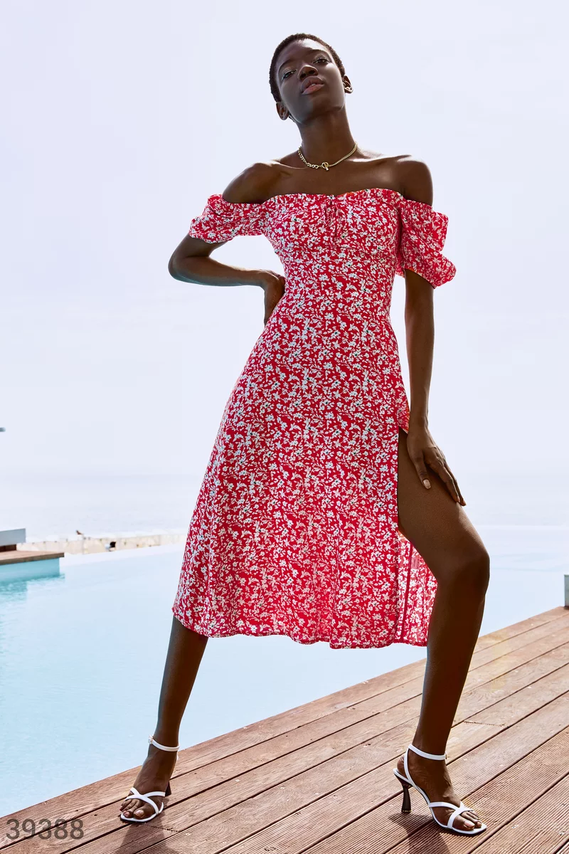 Floral dress with slit photo 1
