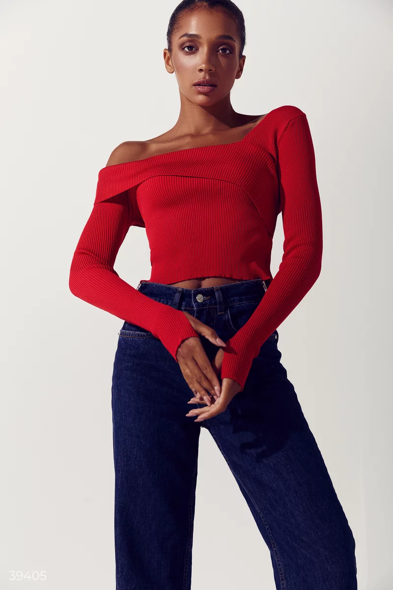 Red longsleeve on one shoulder photo 1