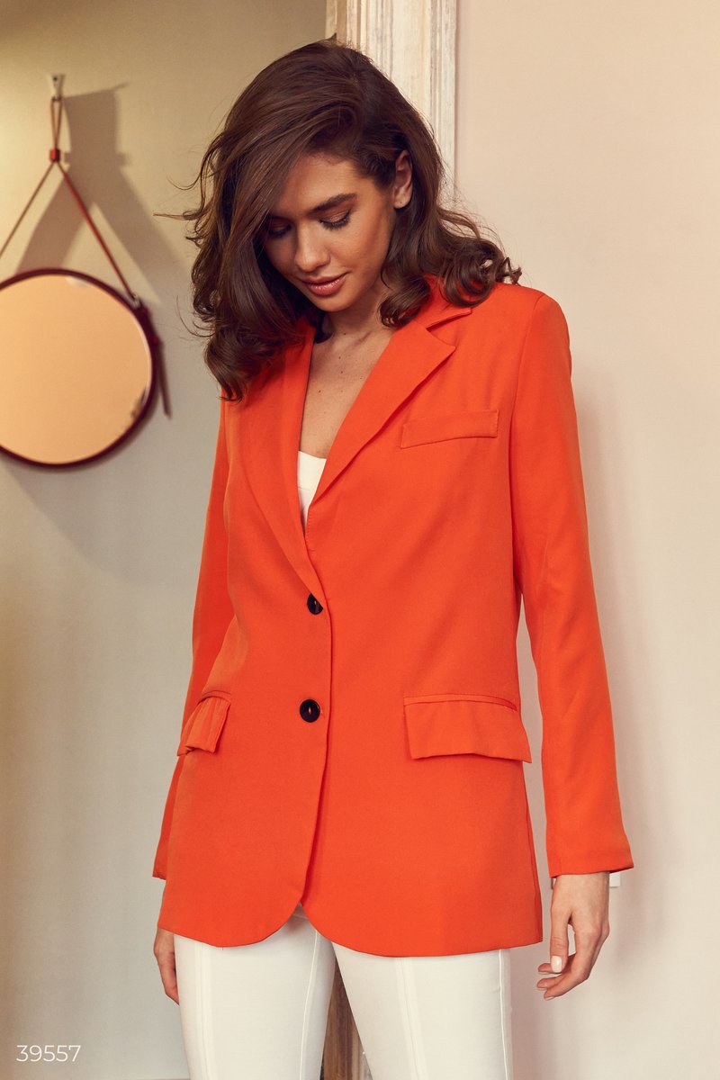Яркий оранжевый пиджак