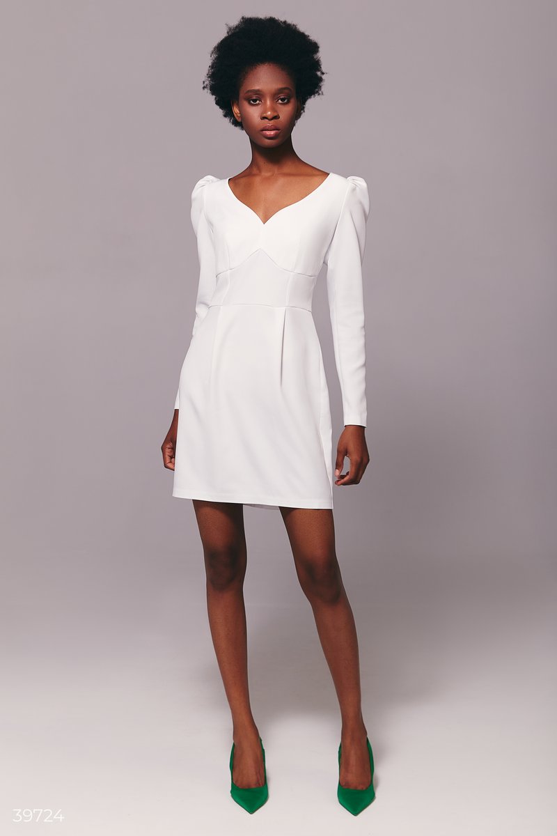Классическое белое платье мини