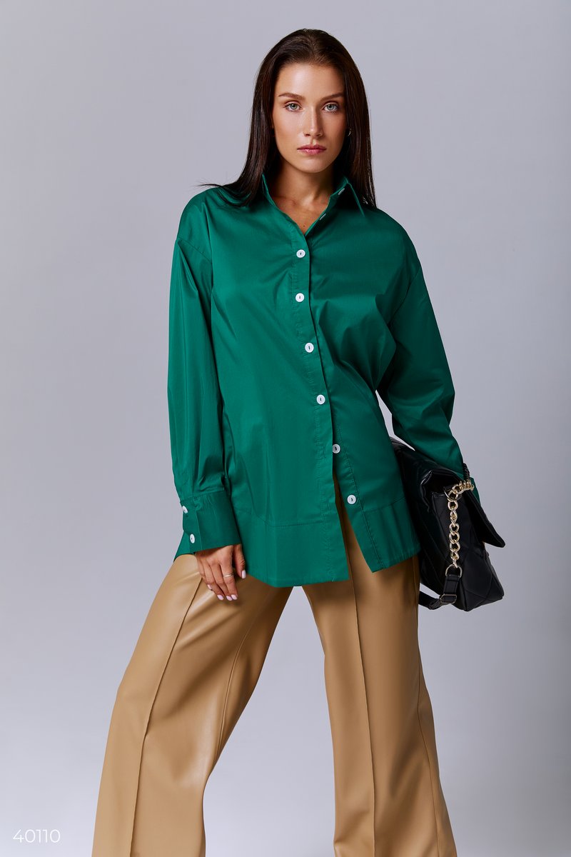 Базовая зеленая рубашка