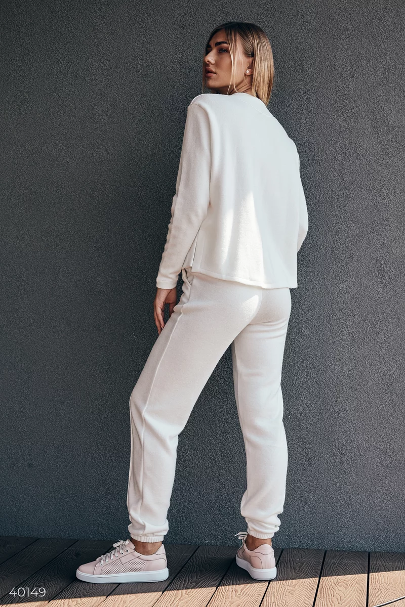 White suit with raised seams photo 4