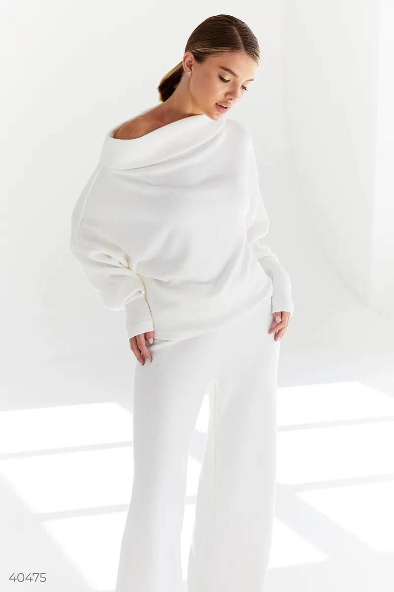 White knitted suit with wide leg trousers photo 5