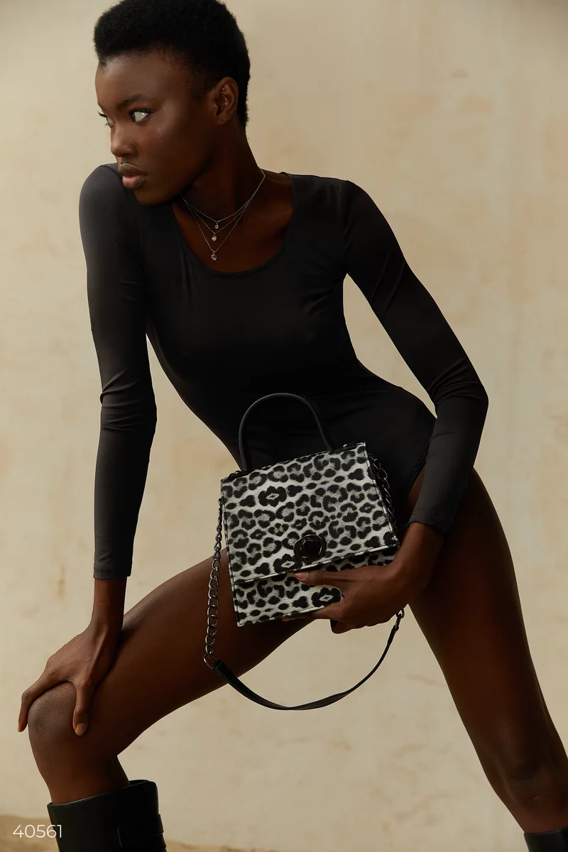 Черная сумка с леопардовым принтом фотография 1