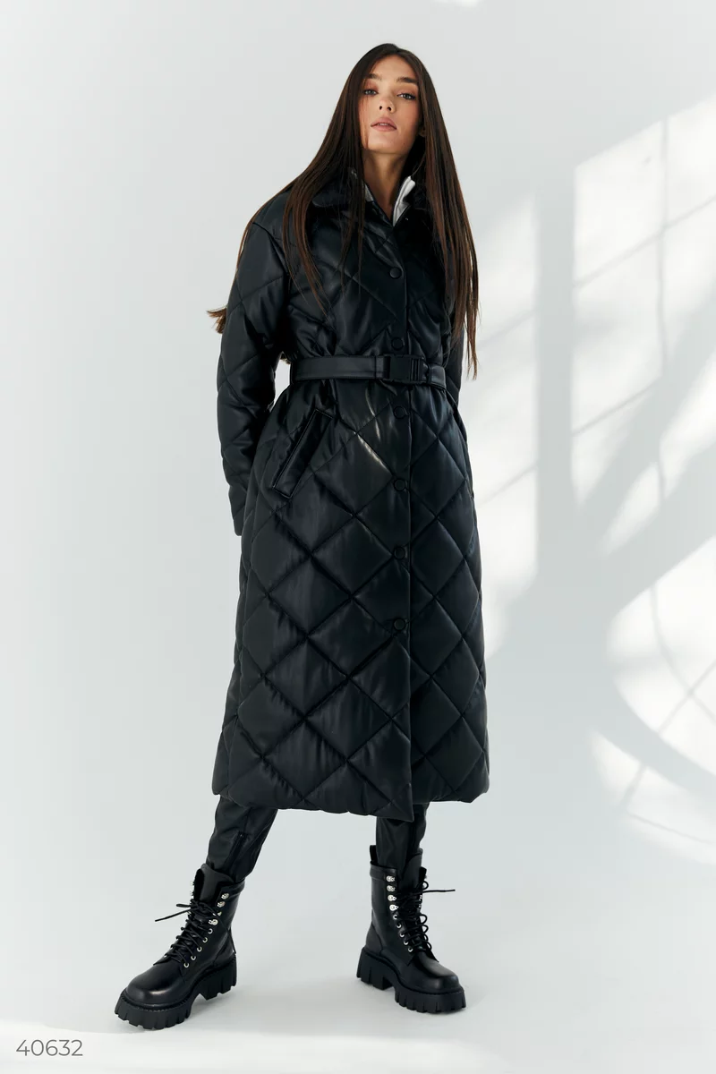 Трендовое стеганое пальто черного цвета фотография 1