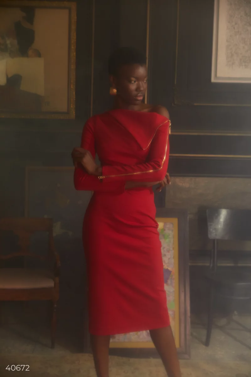 Красное платье с молнией на рукаве фотография 3