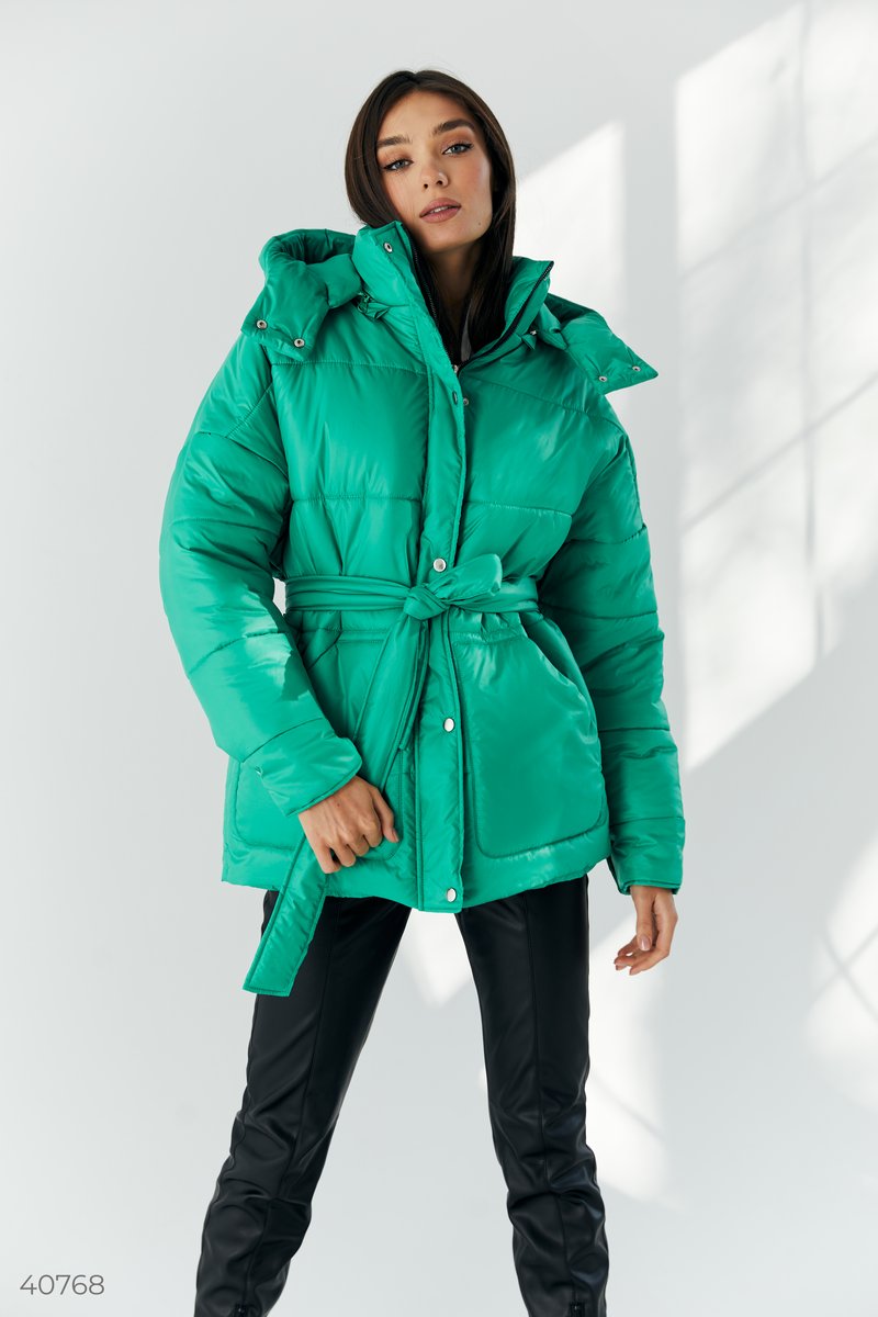 Теплая куртка яркого зеленого цвета фотография 1
