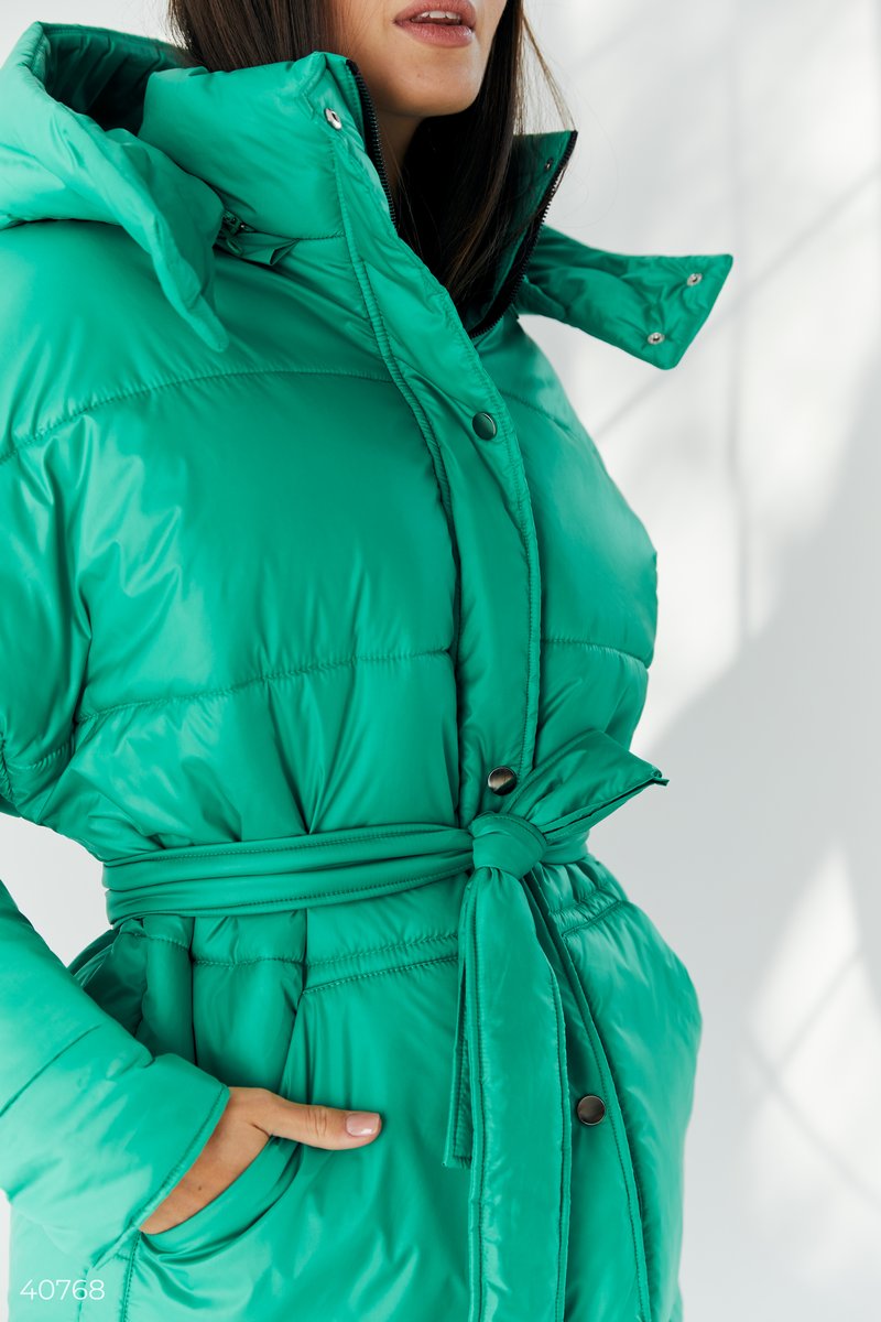 Теплая куртка яркого зеленого цвета