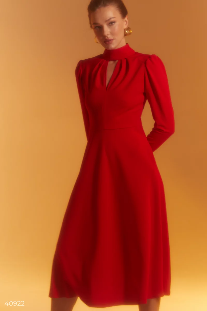 Червона сукня міді фотографія 4
