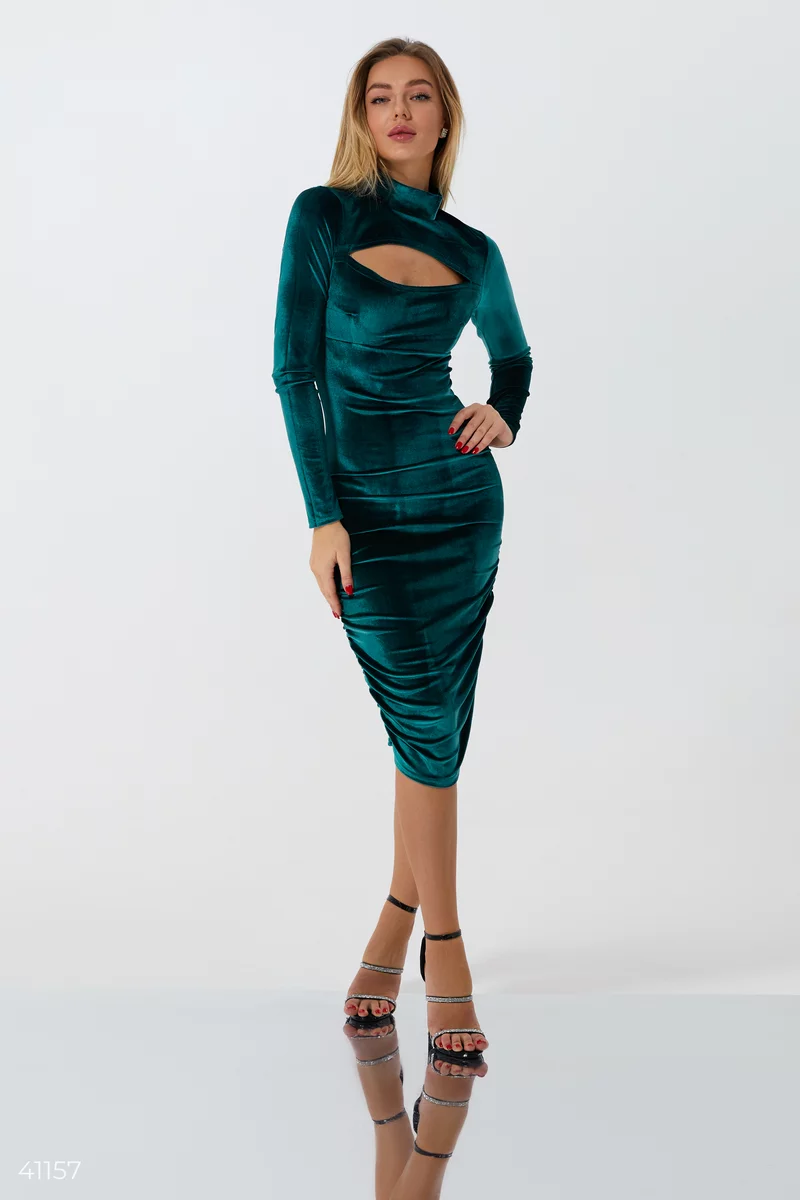 Emerald dress with trendy drapery photo 1