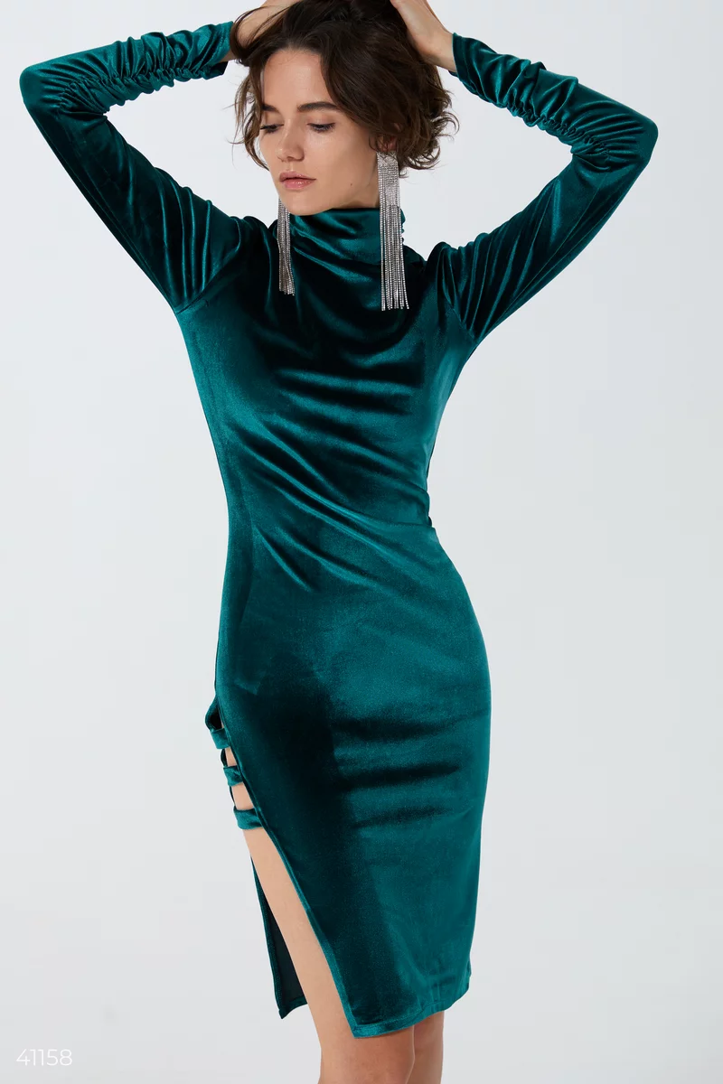 Velor emerald dress with a slit photo 2