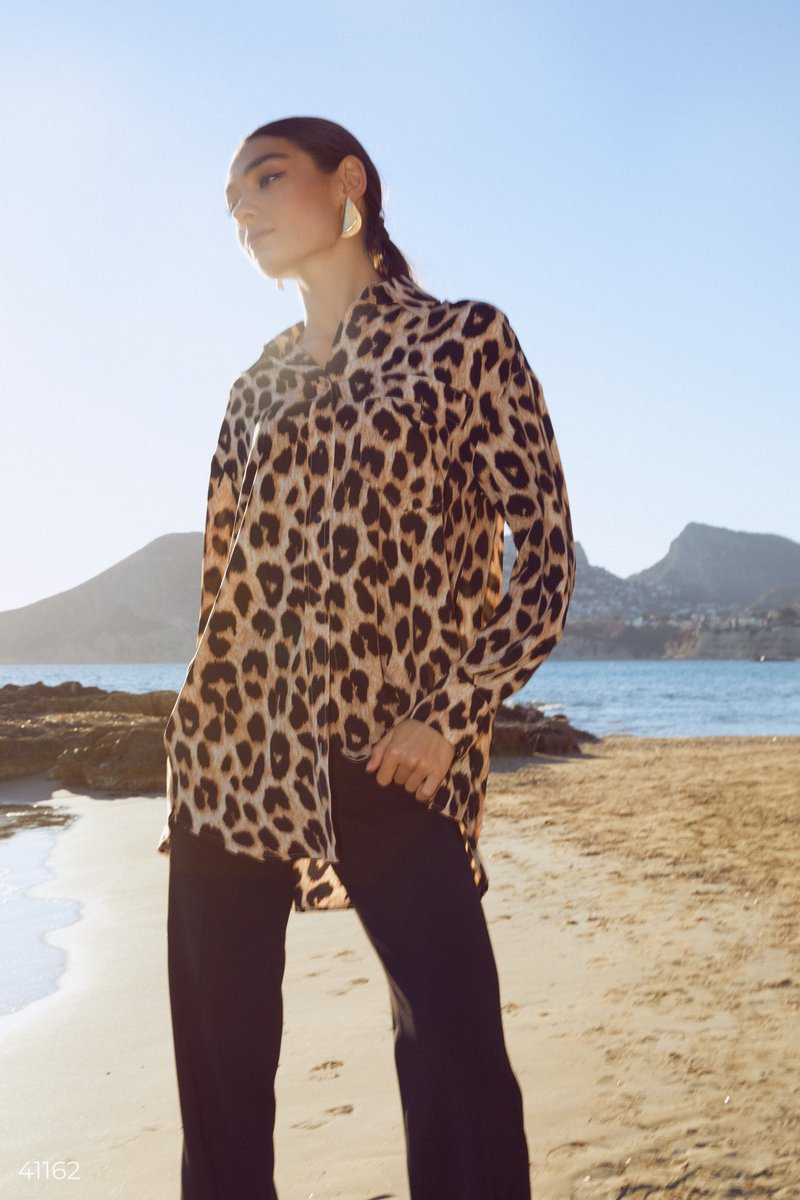 Стильная рубашка в леопардовый принт