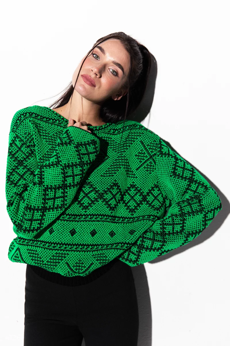 Bright green jumper with a pattern photo 1