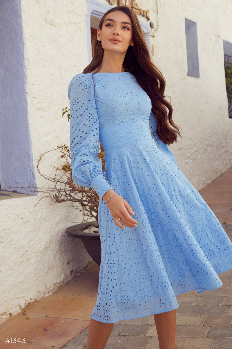 Елегантна сукня блакитного кольору