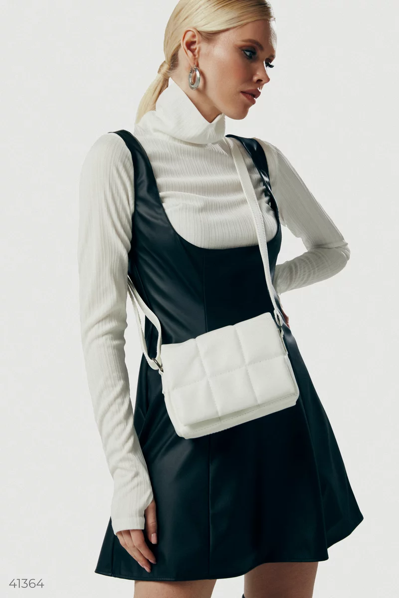 Quilted white crossbody bag photo 1