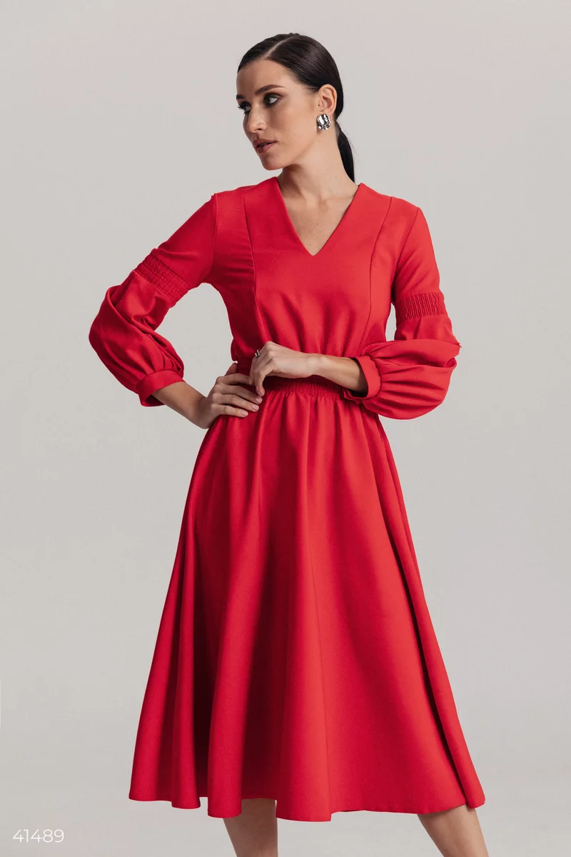 Червона сукня міді з пишними рукавами фотографія 1