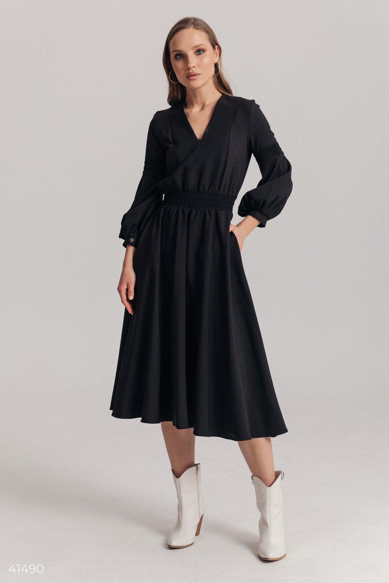 Чорна сукня міді з пишними рукавами  