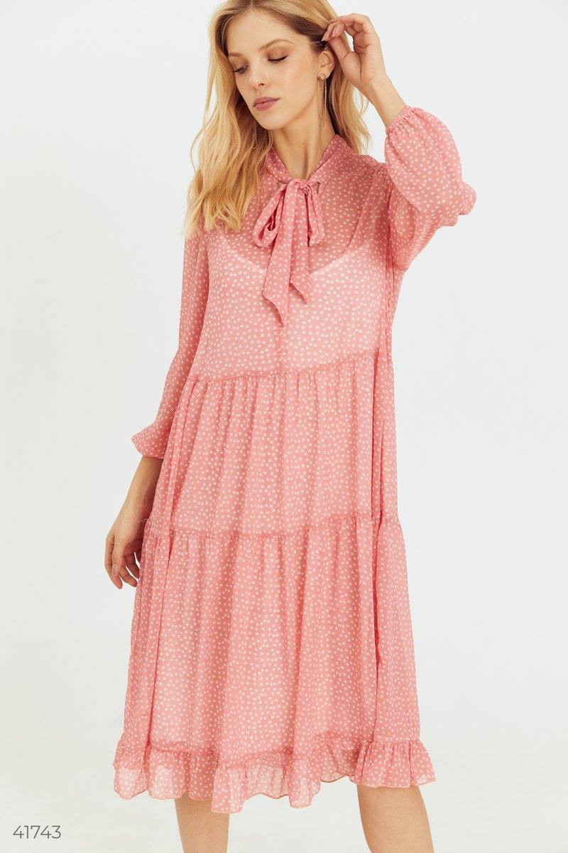 

Розовое шифоновое платье миди