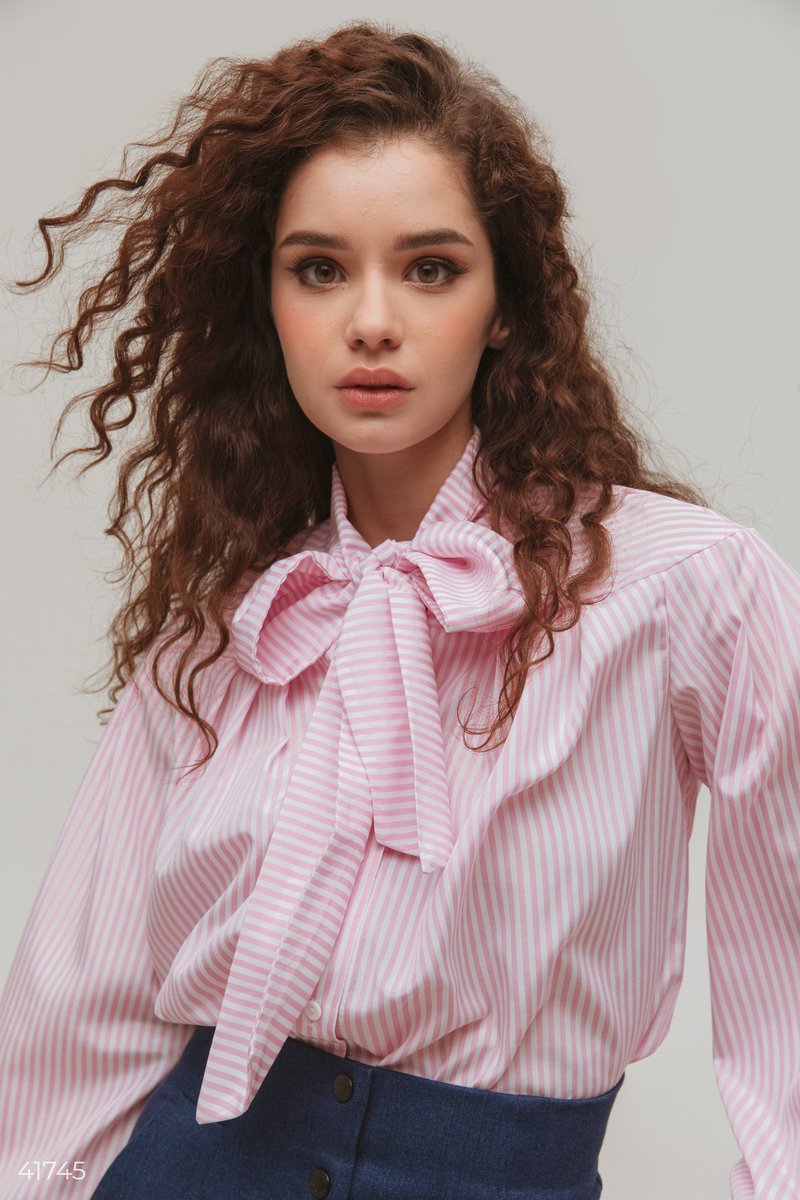 

Розовая блузка из натурального хлопка
