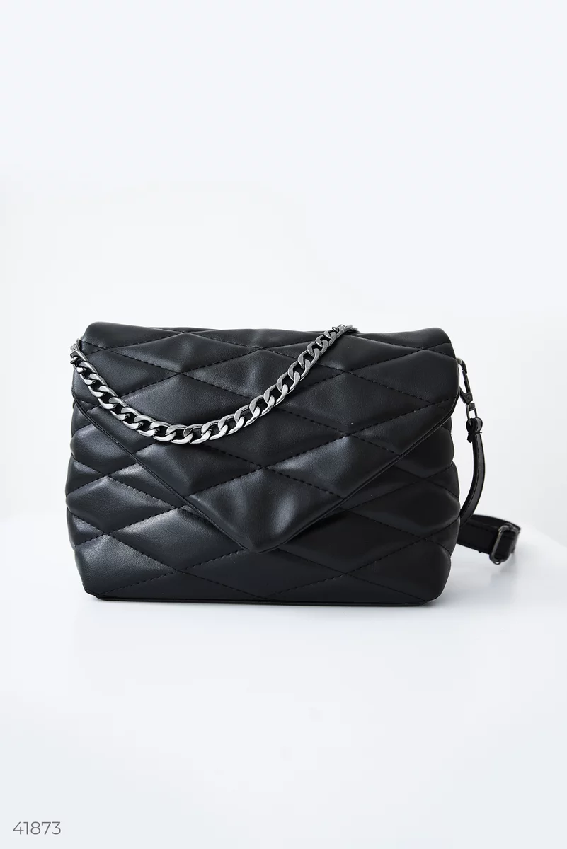 Black quilted bag with a chain photo 4