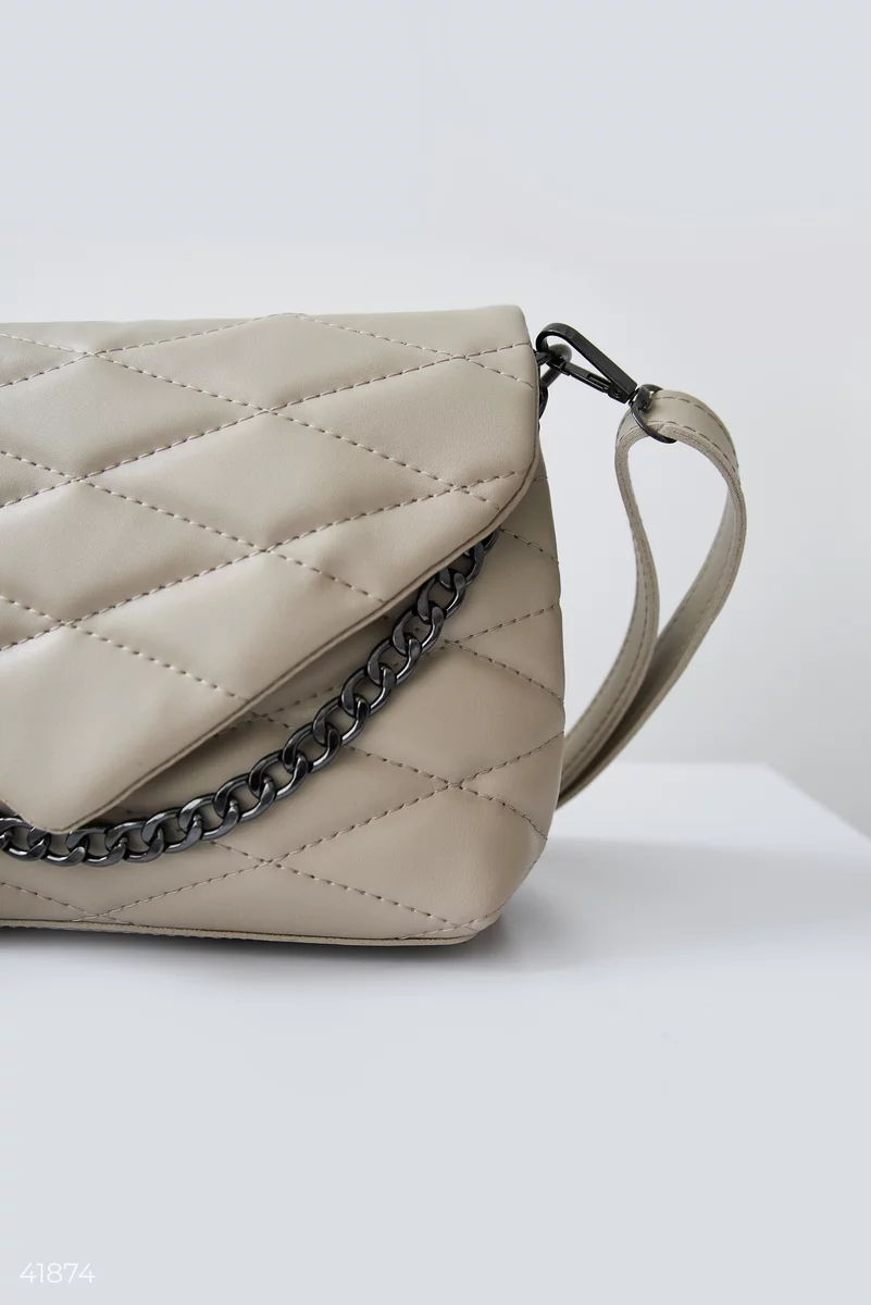 Milk quilted bag with chain photo 4