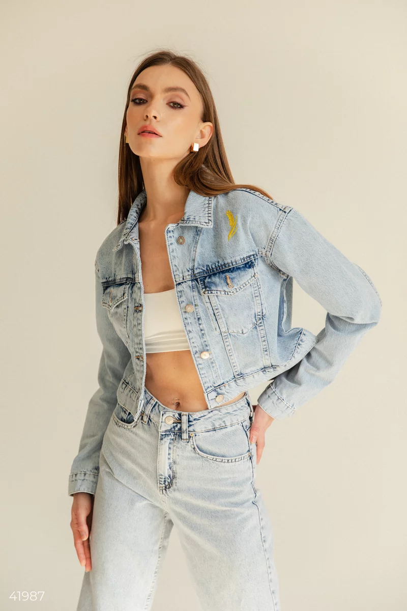 Cropped denim jacket with mini embroidery photo 1