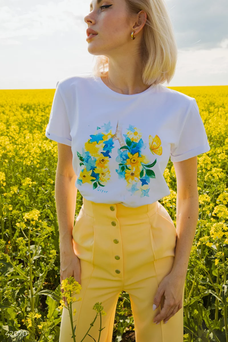 T-shirt with contemporary Ukrainian print photo 1