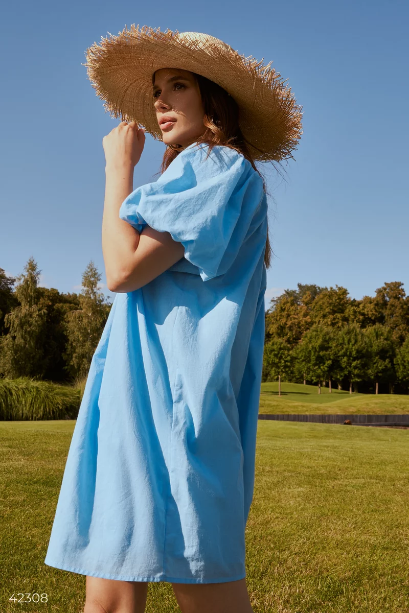 Платье в голубом оттенке свободного кроя фотография 5