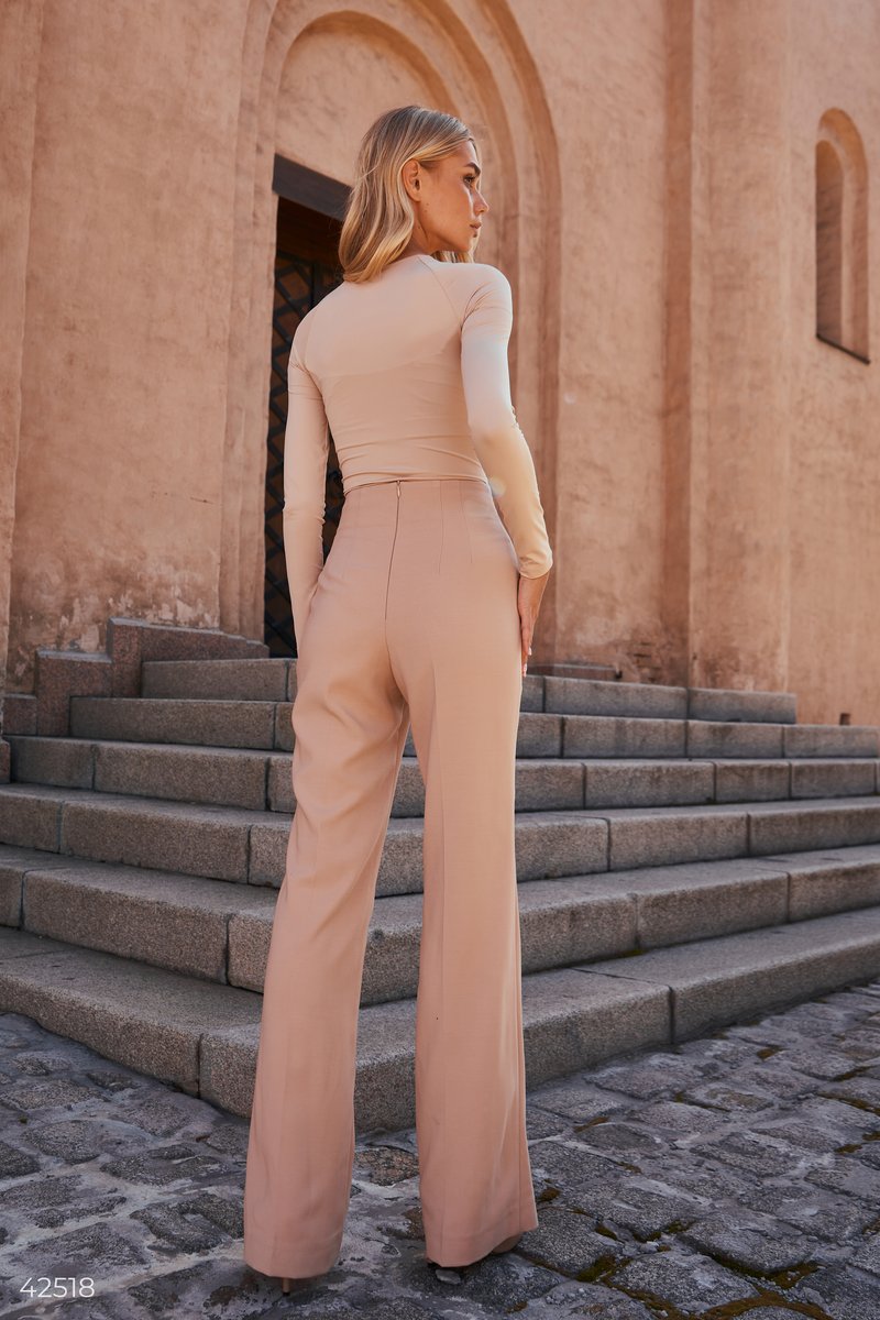 Straight trousers in beige