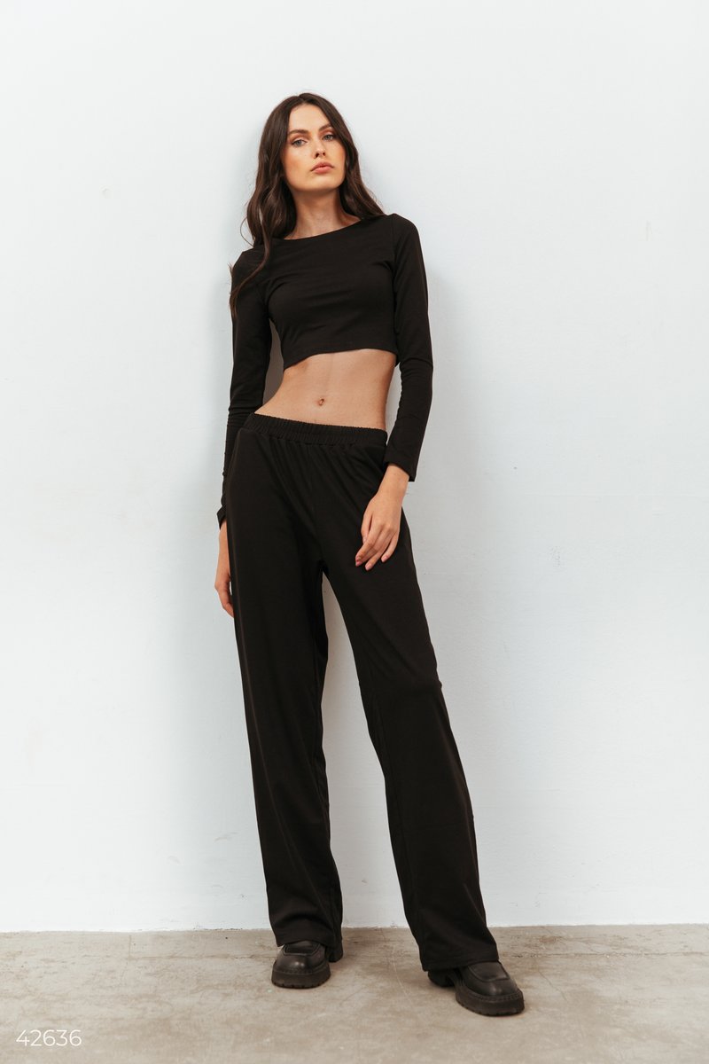 Knitted crop top suit