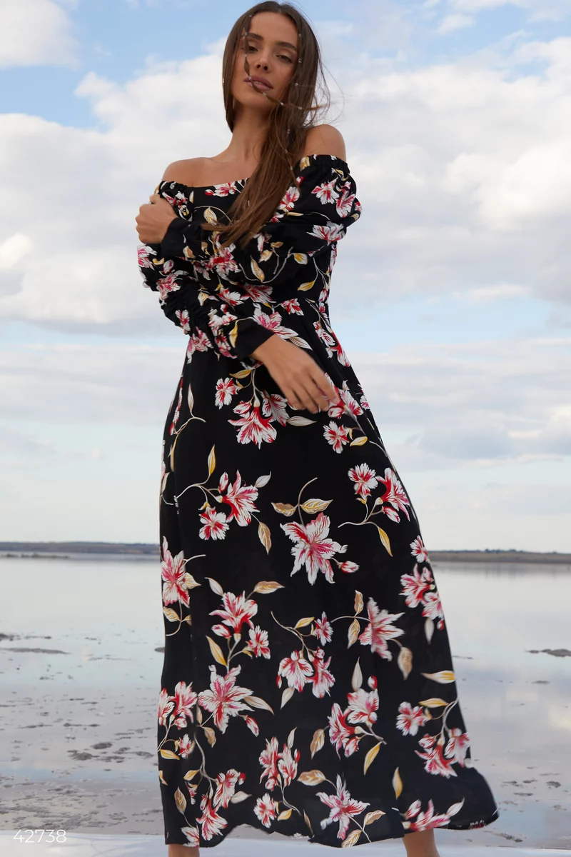 Maxi dress in floral print photo 1
