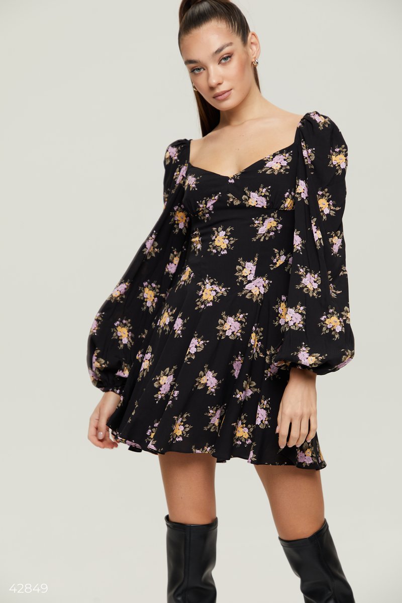 Floral dress with voluminous sleeves