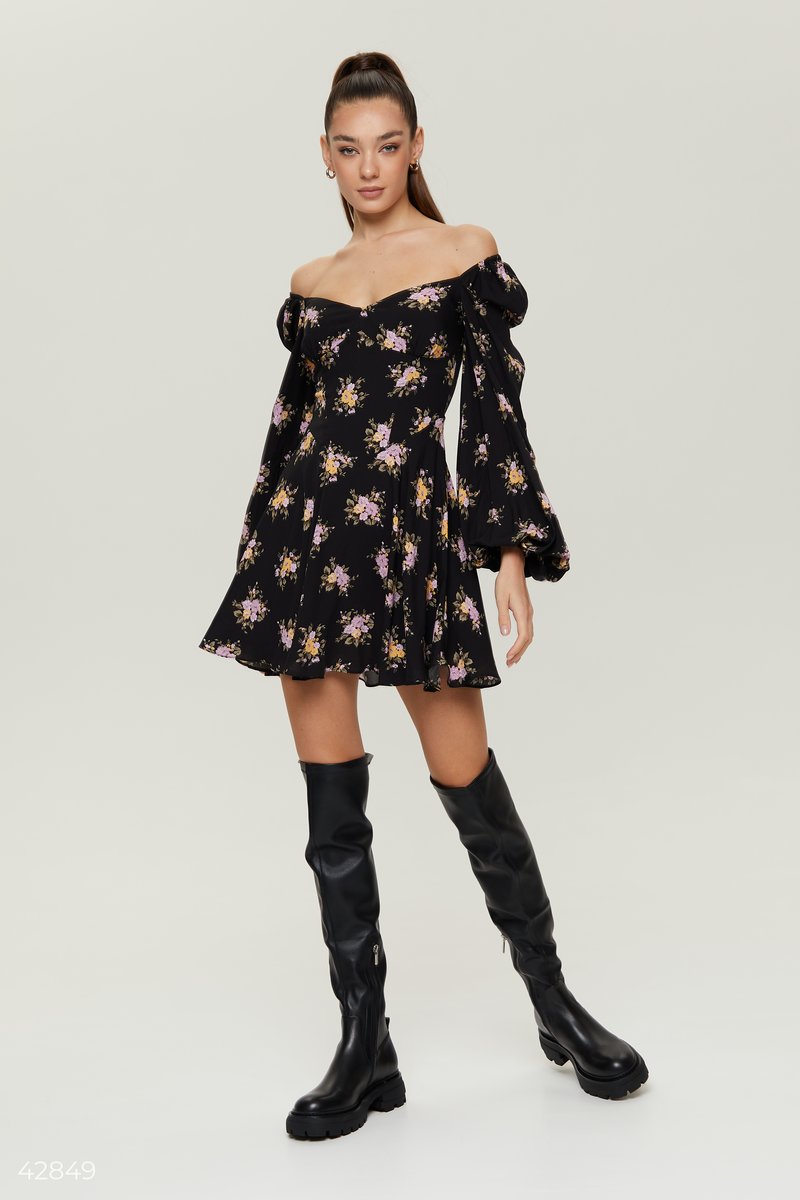 Floral dress with voluminous sleeves