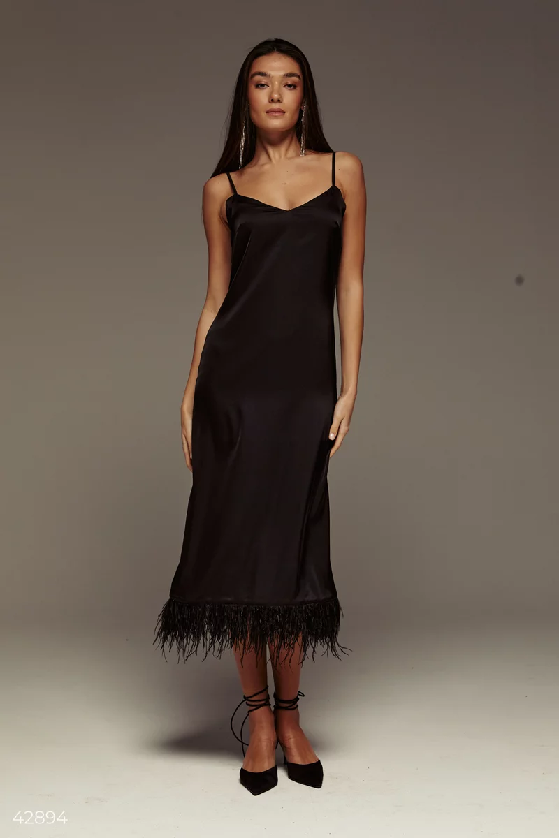 Black combo with feathers at the hem photo 3