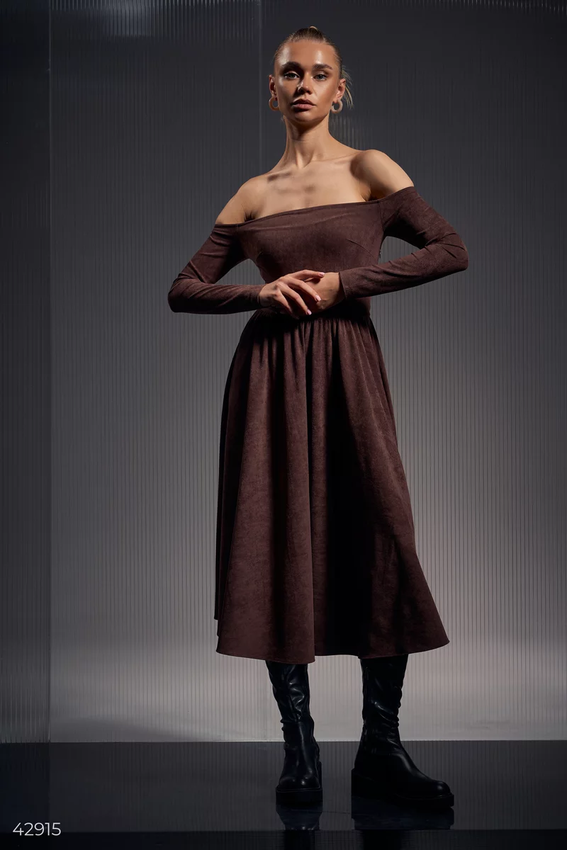 Off-the-shoulder dress in chocolate photo 1