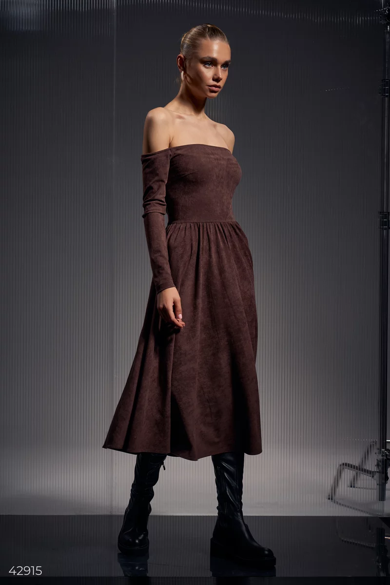 Off-the-shoulder dress in chocolate photo 3