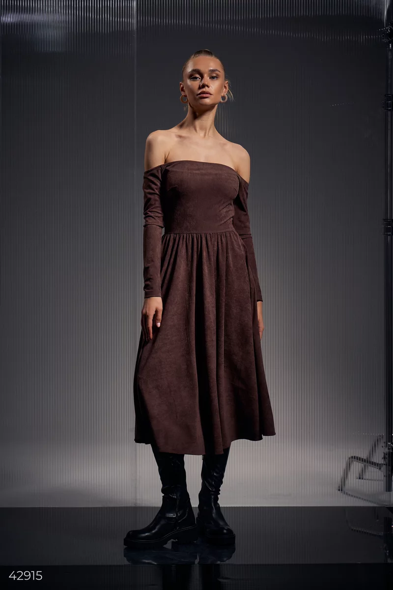 Off-the-shoulder dress in chocolate photo 4