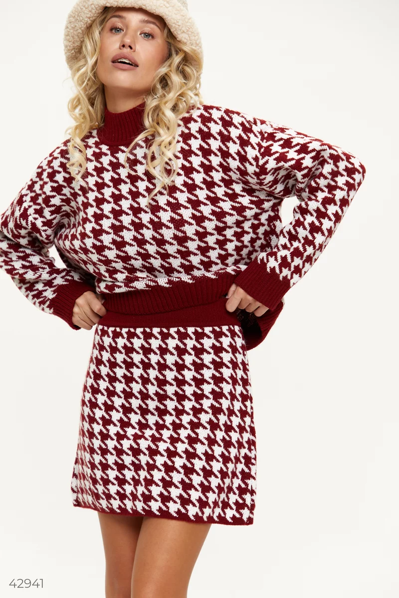 Burgundy houndstooth suit with a mini skirt photo 1