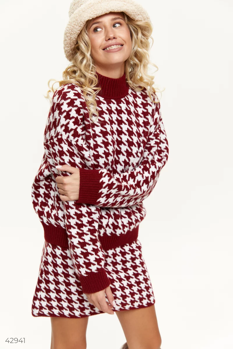 Burgundy houndstooth suit with a mini skirt photo 4