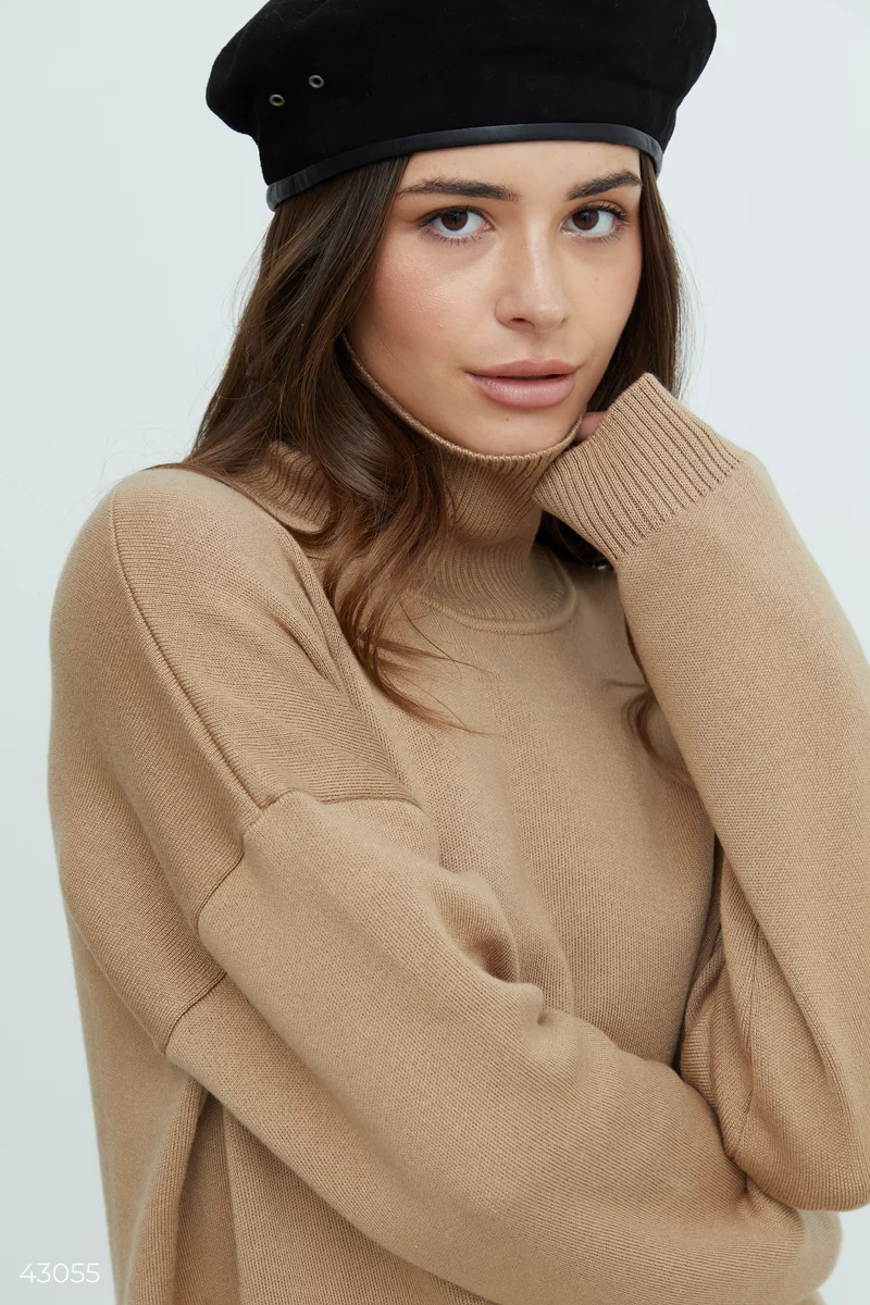 Warm sweater with slits in camel shade photo 4