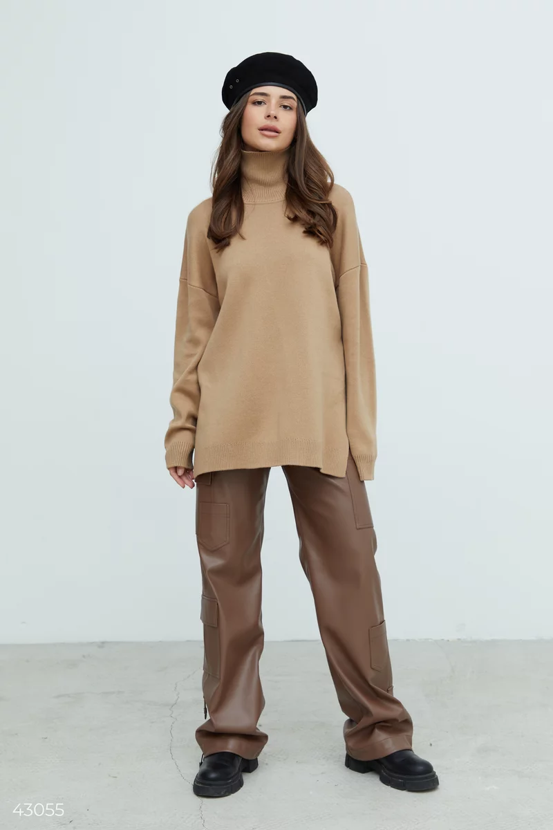 Warm sweater with slits in camel shade photo 5