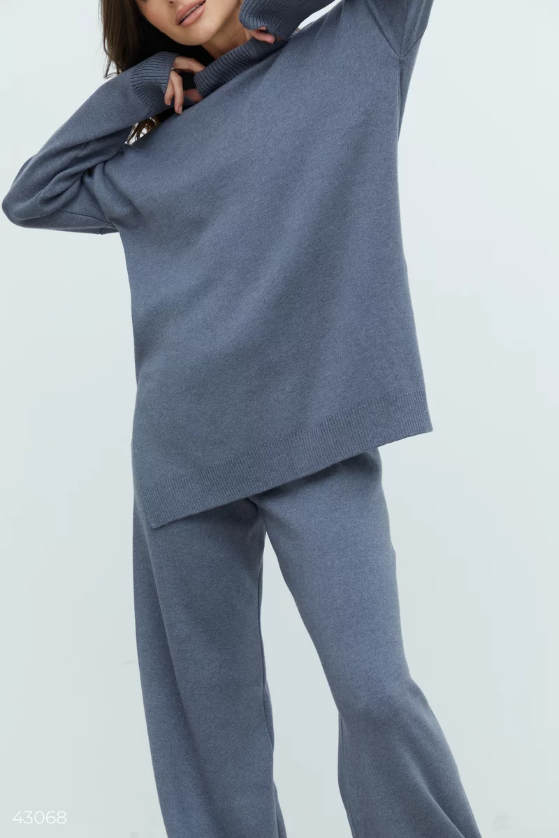 Cotton suit with sweater and pants photo 1
