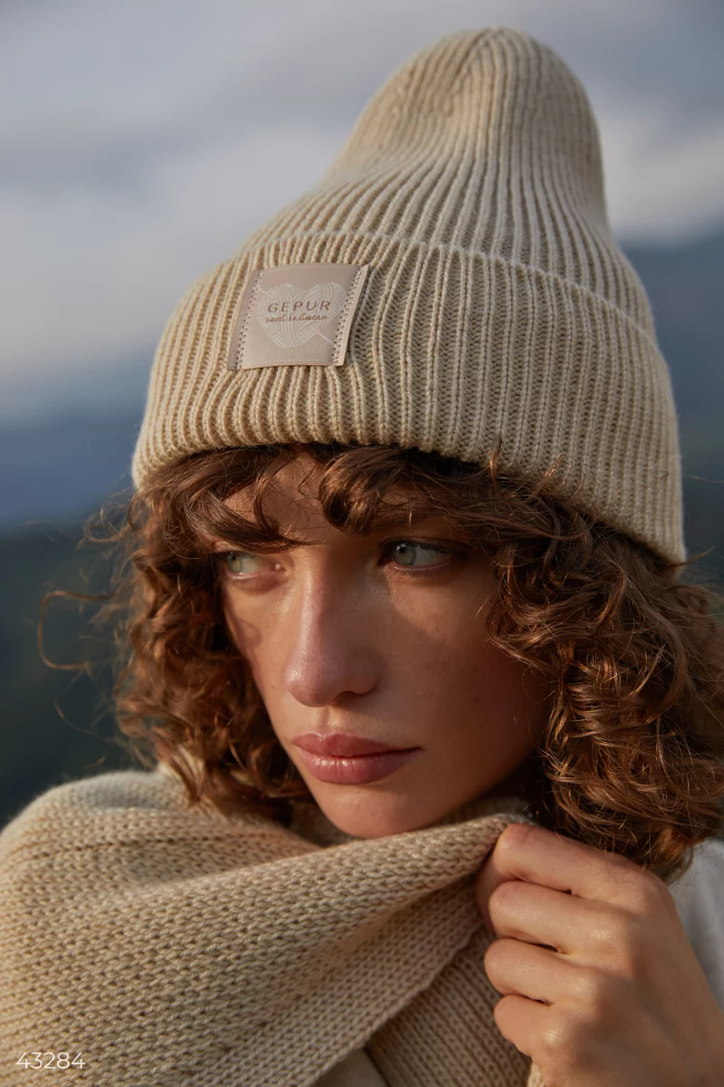 Warm hat in wool blend photo 1